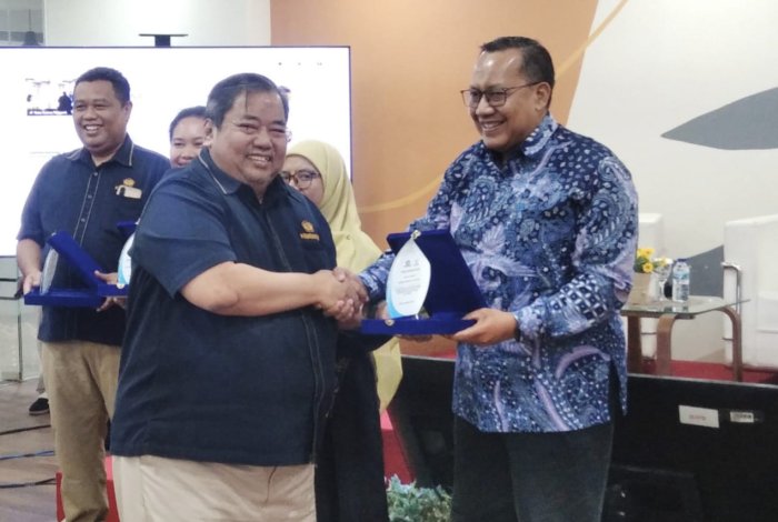 Kemenag Raih Penghargaan dari Kemenkeu dalam Penerapan Interkoneksi Sistem Gaji Pegawai Kemenag Raih Penghargaan dari Kemenkeu dalam Penerapan Interkoneksi Sistem Gaji Pegawai