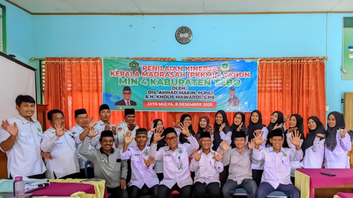 Momen Haru Warnai Penutupan PKKM di MIN 4 Tebo