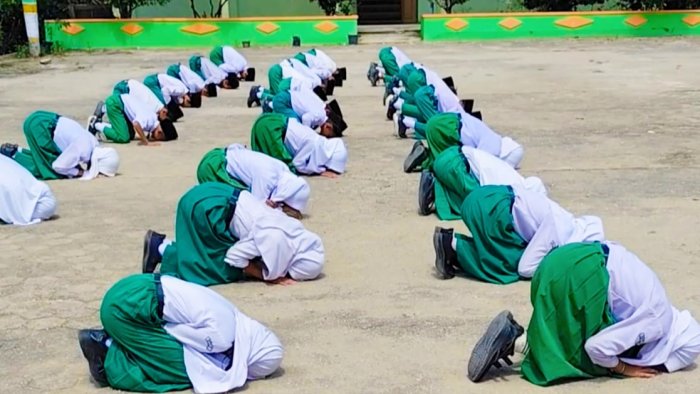 Seratus Persen Siswa Kelas 6 MIN 4 Tebo Lulus,  Serentak Sujud Syukur