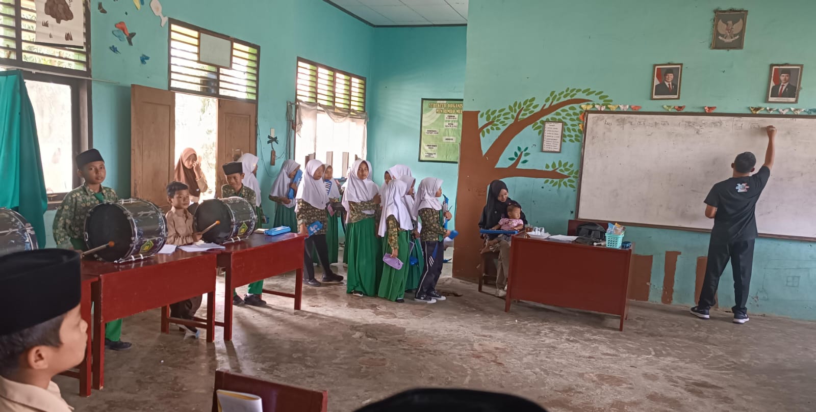 MIN 4 Tebo Datangkan Pelatih Marching Band Profesional