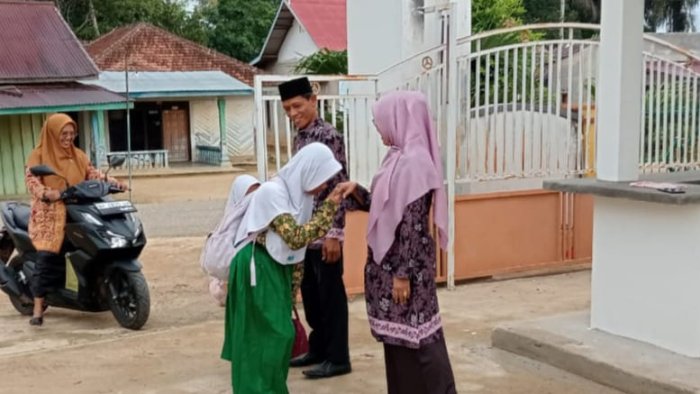 Sambut Pagi, MIN 4 Tebo Hadirkan Nuansa Kekeluargaan di Awal Hari