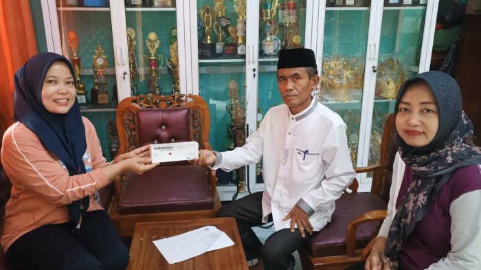Antisipasi Libur, Puskesmas Rimbo Bujang II Serahkan Obat Cacing untuk Siswa MIN 4 Tebo Lebih Awal Antisipasi Libur, Puskesmas Rimbo Bujang II Serahkan Obat Cacing untuk Siswa MIN 4 Tebo Lebih Awal