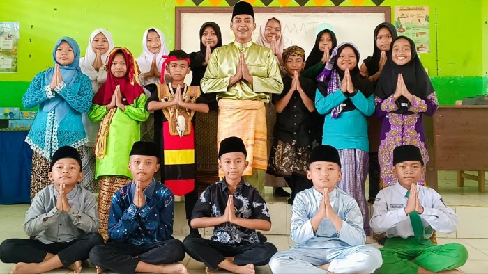 Ucapan Selamat Hari Guru dari Ruang-ruang Kelas MIN 4 Tebo