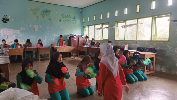 Delapan Siswa Terpilih dari Kelas 4 dan 5 MIN 4 Tebo Mulai Latihan Tari Piring Kreasi, Siap Tampil di Perpisahan Kelas 6