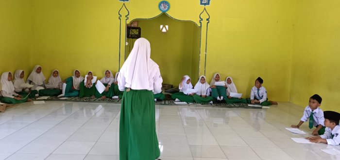 Siswa MIN 4 Tebo Asah Kepercayaan Diri Jelang Lomba Puisi Siswa MIN 4 Tebo Asah Kepercayaan Diri Jelang Lomba Puisi