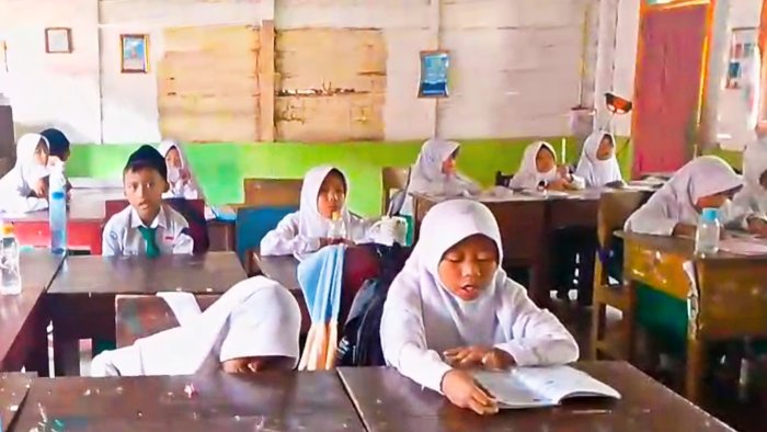 Pembiasaan Mengaji 15 Menit di MIN 4 Tebo, Siswa Kelas 2B Hafal Surat Pendek Meski Belum Lancar Baca Al-Quran