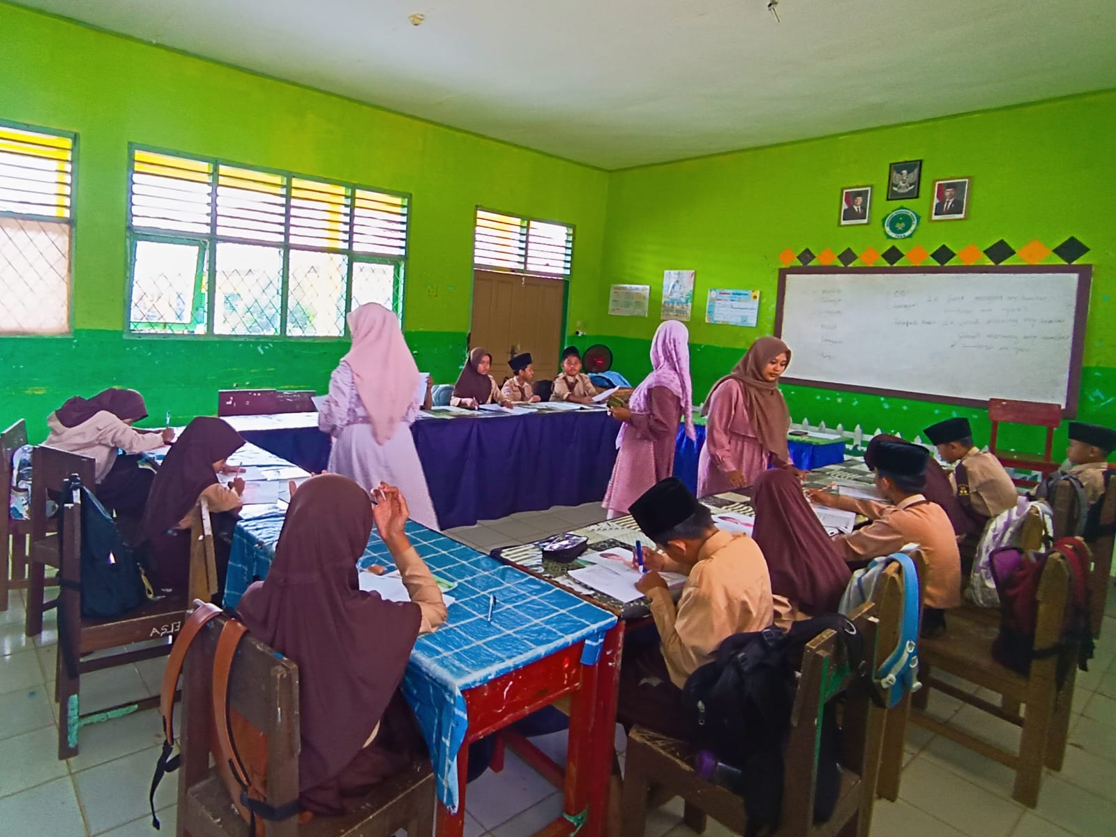 Mahasiswa PGMI IAI Yasni Bungo Laksanakan Praktik Pembelajaran di MIN 4 Tebo Mahasiswa PGMI IAI Yasni Bungo Laksanakan Praktik Pembelajaran di MIN 4 Tebo