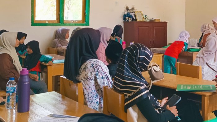 Siswa MIN 4 Tebo Nikmati Momen Terakhir Bersama Wali Kelas Sebelum Naik ke Kelas Berikutnya Siswa MIN 4 Tebo Nikmati Momen Terakhir Bersama Wali Kelas Sebelum Naik ke Kelas Berikutnya