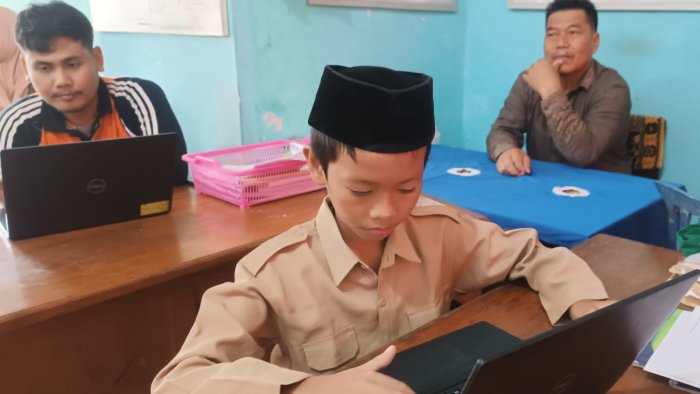 Proktor dan Teknisi TKA 2026 MIN 4 Tebo Ujicoba Fitur, Besok Perluas Jaringan untuk Simulasi Lanjutan Proktor dan Teknisi TKA 2026 MIN 4 Tebo Ujicoba Fitur, Besok Perluas Jaringan untuk Simulasi Lanjutan