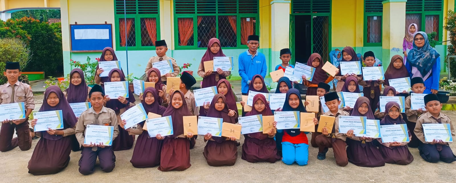 MIN 4 Tebo Laksanakan Pembagian Rapor Semester Genap