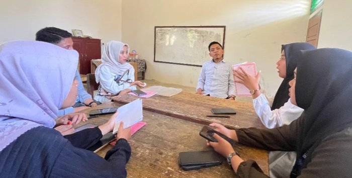 Dosen Pembimbing Lapangan Lakukan Kunjungan ke Mahasiswa PPLK MIN 4 Tebo Dosen Pembimbing Lapangan Lakukan Kunjungan ke Mahasiswa PPLK MIN 4 Tebo