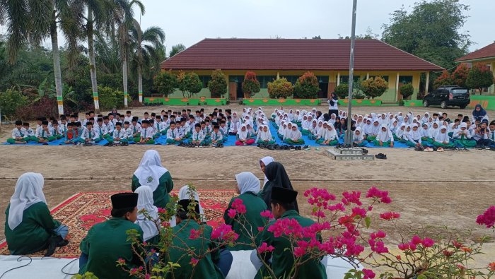 Hari Pertama Pesantren Kilat MIN 4 Tebo: Kolaborasi dengan Ponpes Al Anwar Hadirkan Suasana Baru ala Muhadhoroh