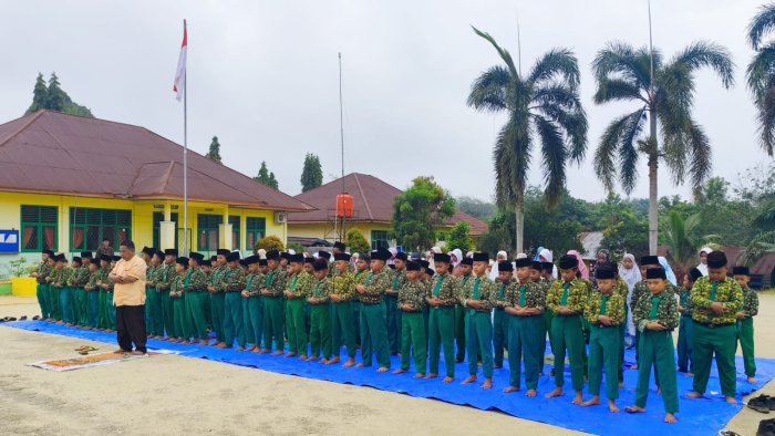 Pembiasaan Shalat Dhuha di MIN 4 Tebo, Awali Hari dengan Ketenangan Hati Pembiasaan Shalat Dhuha di MIN 4 Tebo, Awali Hari dengan Ketenangan Hati