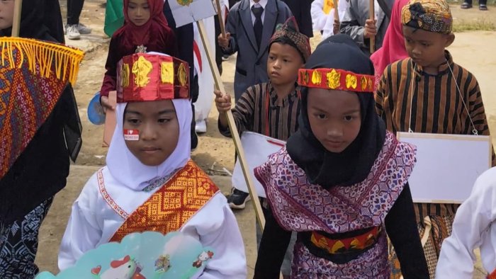 Busana Nusantara Akan Hiasi MIN 4 Tebo di Peringatan Hari Sumpah Pemuda Busana Nusantara Akan Hiasi MIN 4 Tebo di Peringatan Hari Sumpah Pemuda