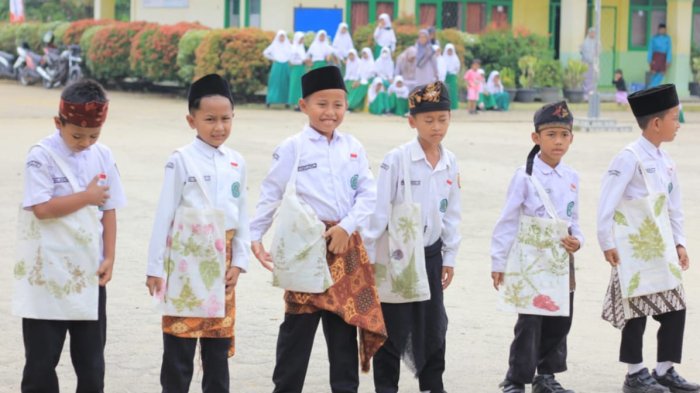 Apresiasi untuk Setiap Karya Siswa MIN 4 Tebo Apresiasi untuk Setiap Karya Siswa MIN 4 Tebo