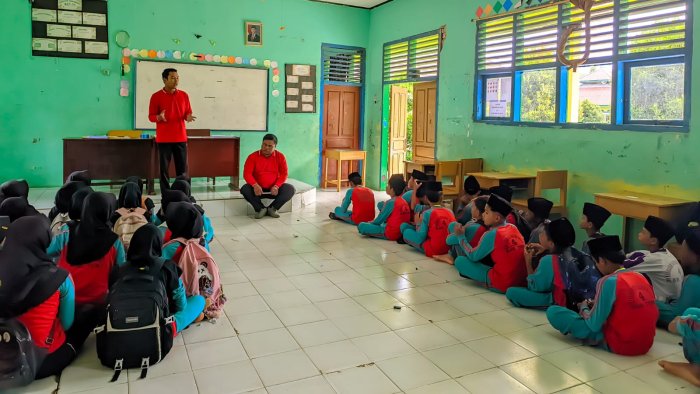 Siswa Kelas 6 MIN 4 Tebo Bersiap Hadapi Ujian Praktik Pekan Depan, Mulai Hafalan hingga Daur Ulang Sampah