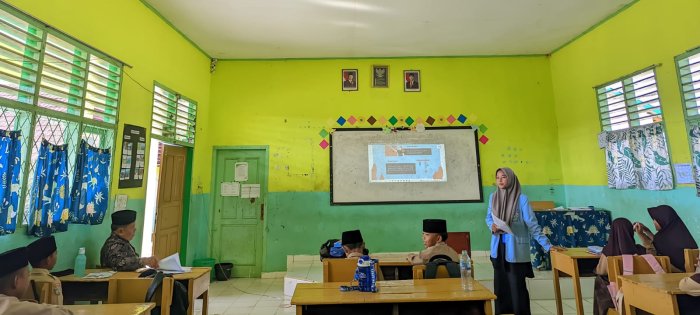Putri Nur Dewi Mahasiswa PPLK Jalani Ujian Praktik Mengajar di Kelas 4A MIN 4 Tebo Putri Nur Dewi Mahasiswa PPLK Jalani Ujian Praktik Mengajar di Kelas 4A MIN 4 Tebo