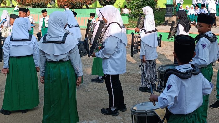 Pegang Peran Musik Protokol, Marching Band MIN 4 Tebo Matangkan Latihan untuk Upacara HUT RI