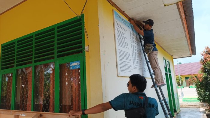 MIN 4 Tebo Perluas Jaringan untuk TKA, Petugas ISP Perpanjang Kabel Fiber Optik Hingga ke Ruang Kelas 4B MIN 4 Tebo Perluas Jaringan untuk TKA, Petugas ISP Perpanjang Kabel Fiber Optik Hingga ke Ruang Kelas 4B