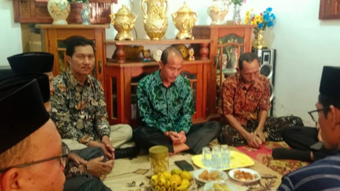Kepala Kemenag Pimpin Rombongan Jenguk Kepala MTsN 4 Tebo, Kepala MIN 4 Tebo Turut Hadir