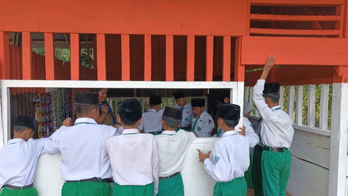 Kantin MIN 4 Tebo Semakin Cantik Berkat Gotong Royong Pedagang dan Bantuan Kemenag Kantin MIN 4 Tebo Semakin Cantik Berkat Gotong Royong Pedagang dan Bantuan Kemenag