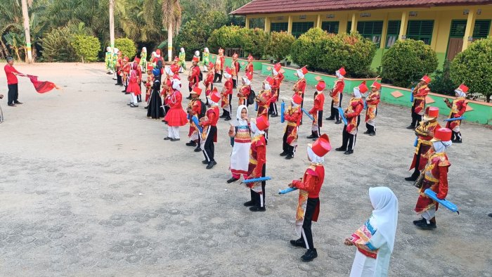 Kepala MIN 4 Tebo Resmi Lepas Keberangkatan Corps Marching Band Symphony Sekawanesa ke STIGMA COMPETITION 2026