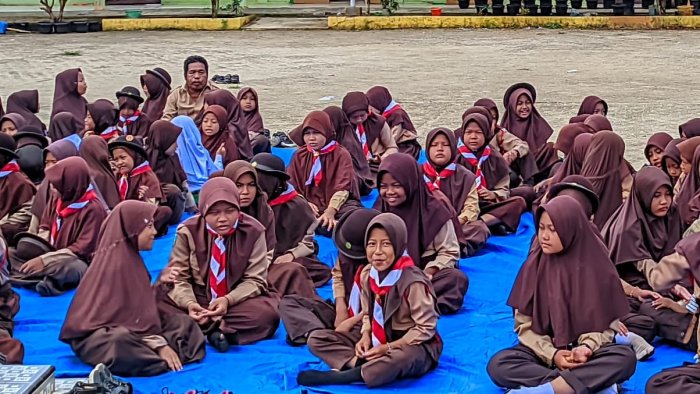 MIN 4 Tebo Jaga Konsistensi Berseragam Pramuka Lengkap Setiap Tanggal 14 MIN 4 Tebo Jaga Konsistensi Berseragam Pramuka Lengkap Setiap Tanggal 14