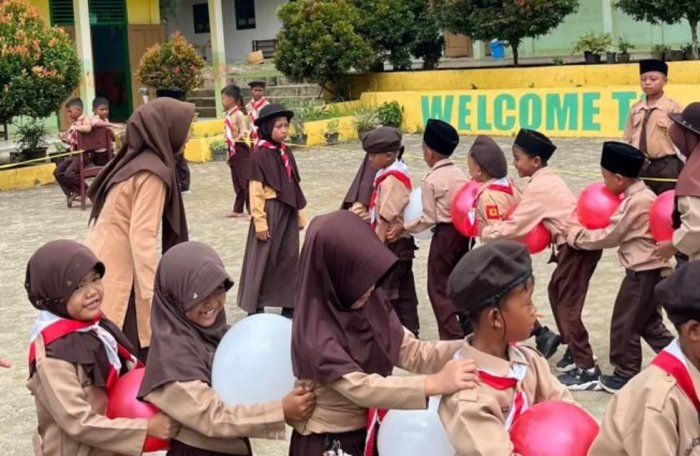 Mahasiswa PPLK Pandu Lomba Hiburan Meriahkan HUT RI di MIN 4 Tebo Mahasiswa PPLK Pandu Lomba Hiburan Meriahkan HUT RI di MIN 4 Tebo