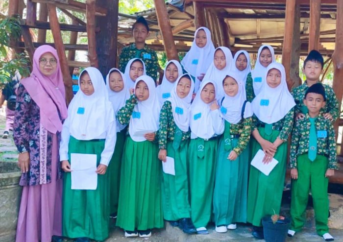 Sebanyak 17 Siswa MIN 4 Tebo Ikuti Lomba Cipta dan Baca Puisi Sebanyak 17 Siswa MIN 4 Tebo Ikuti Lomba Cipta dan Baca Puisi