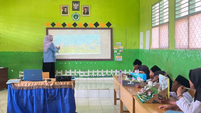 Hardiana Dwi Jayanti Mahasiswa PPLK IAI Yasni Bungo Rampungkan Ujian Praktik Mengajar di MIN 4 Tebo
