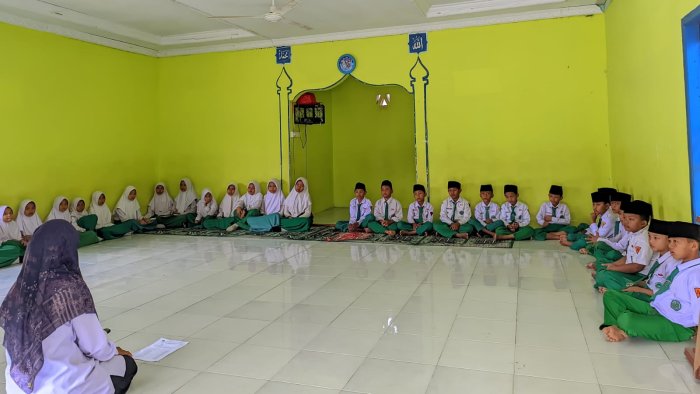 Tiga Puluh Empat Penerima PIP Tahap 2 MIN 4 Tebo Diberi Arahan Pentingnya Dana Pendidikan