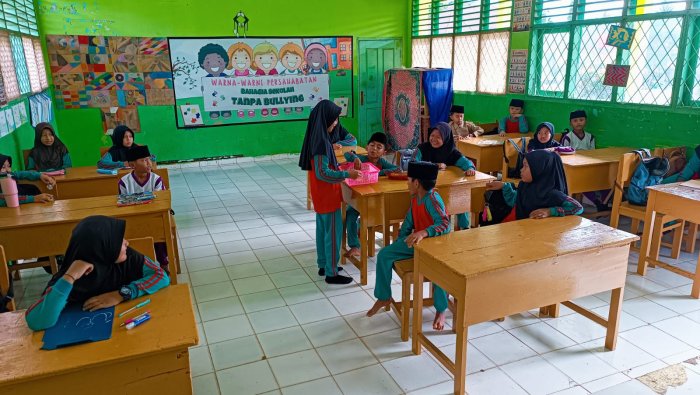 Siswa dan Guru MIN 4 Tebo Galang Donasi untuk Korban Bencana Sumatera