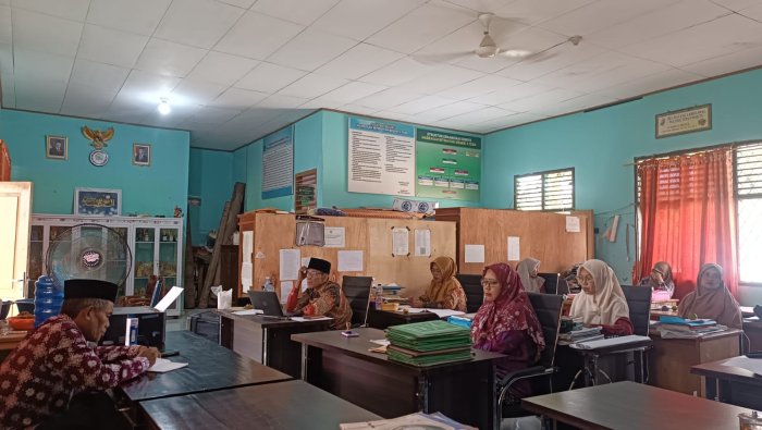 Rapat Kenaikan Kelas MIN 4 Tebo Digelar, Wali Kelas Bahas Tuntas Kriteria dan Catatan Sikap Siswa Rapat Kenaikan Kelas MIN 4 Tebo Digelar, Wali Kelas Bahas Tuntas Kriteria dan Catatan Sikap Siswa