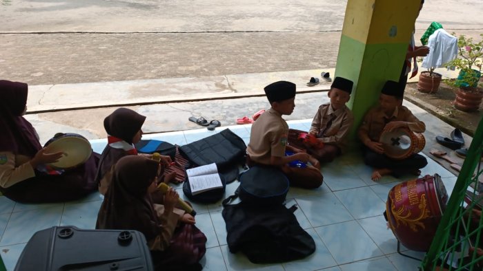 Semangat Sambut Isra Mikraj, Tim Hadroh MIN 4 Tebo Intensifkan Latihan demi Tampil Maksimal