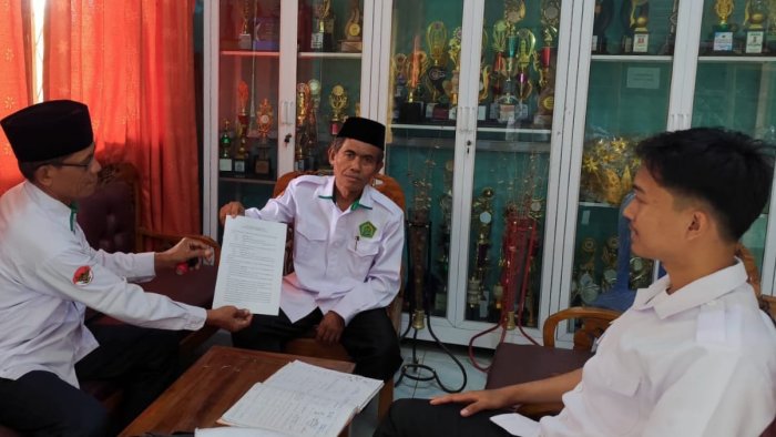 Kepala MIN 4 Tebo Teken MoU dengan Kepala SPPG, Distribusi MBG Siap Berjalan Selama Ramadhan Kepala MIN 4 Tebo Teken MoU dengan Kepala SPPG, Distribusi MBG Siap Berjalan Selama Ramadhan