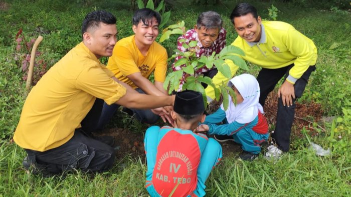 Penutupan MATAMUDA, Bibit Matoa Menjadi Saksi Awal Perjalanan Murid Baru MIN 4 Tebo Penutupan MATAMUDA, Bibit Matoa Menjadi Saksi Awal Perjalanan Murid Baru MIN 4 Tebo