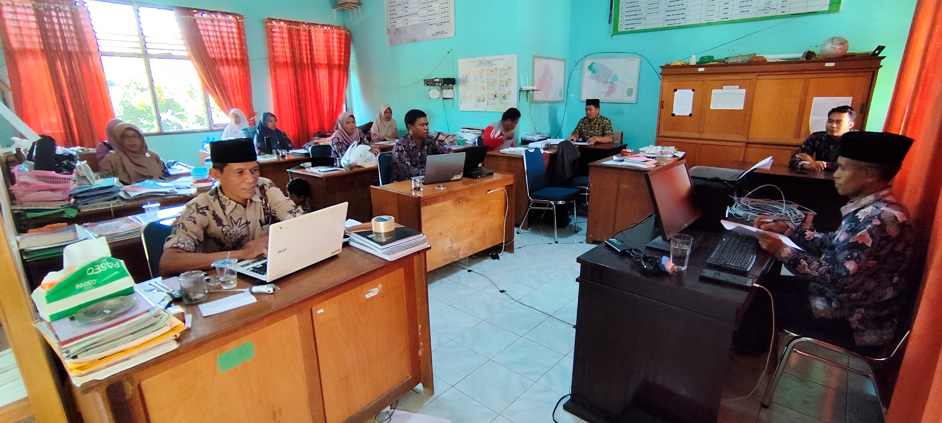 Guru MIN 4 Tebo Susun Instrumen EDM sebagai Langkah Awal Penetapan RKAM 2024/2025 Guru MIN 4 Tebo Susun Instrumen EDM sebagai Langkah Awal Penetapan RKAM 2024/2025