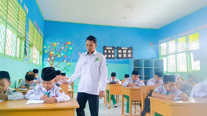Suasana Hening Menyelimuti MIN 4 Tebo Selama Pelaksanaan ASAS Suasana Hening Menyelimuti MIN 4 Tebo Selama Pelaksanaan ASAS