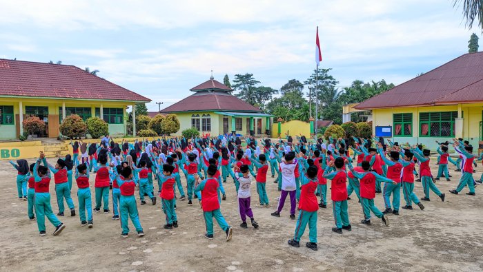 Senam Pagi di Hari Terakhir ASAS Kembalikan Semangat Siswa MIN 4 Tebo